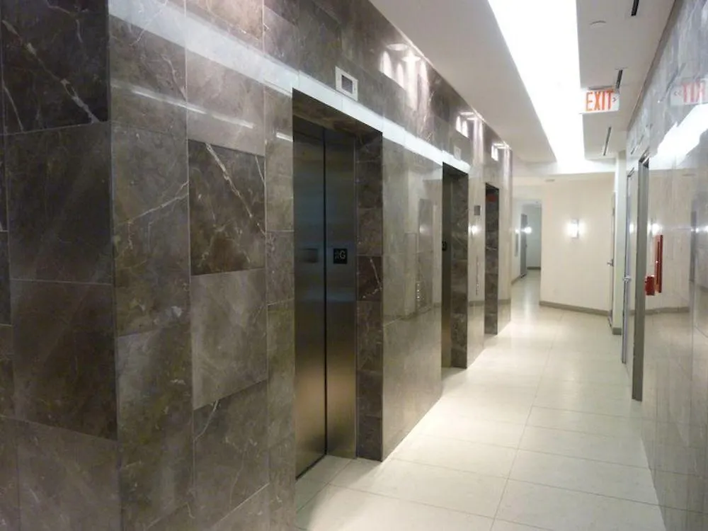 Amber Suite Toronto 0*,