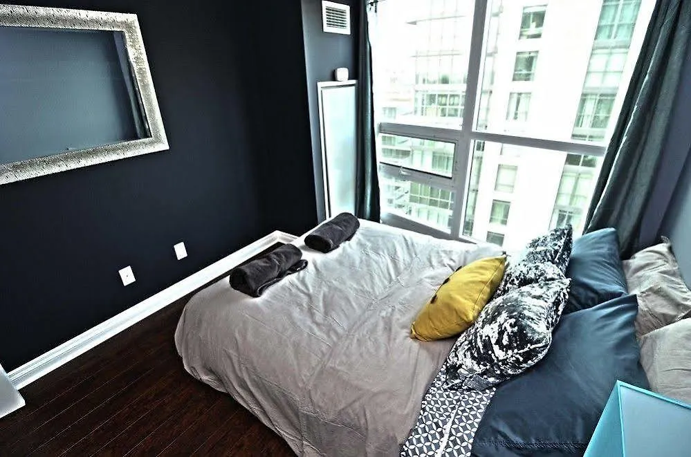 Amber Suite Toronto 0*,